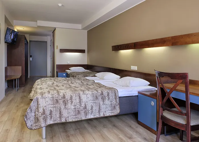 Pirita Marina & מלון