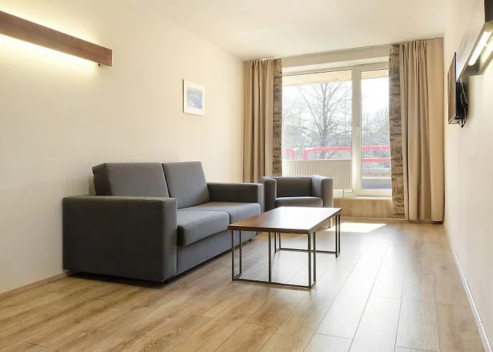 Pirita Marina & מלון