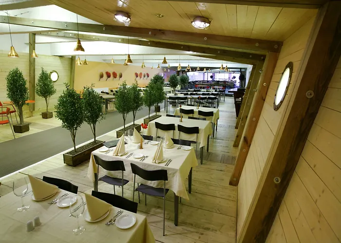 Pirita Marina & מלון 3*