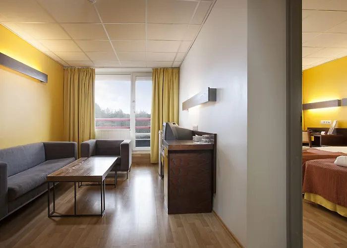 Pirita Marina & מלון Miiduranna