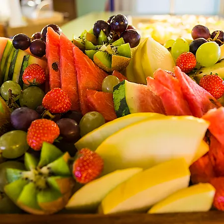 Pirita Marina & فندق