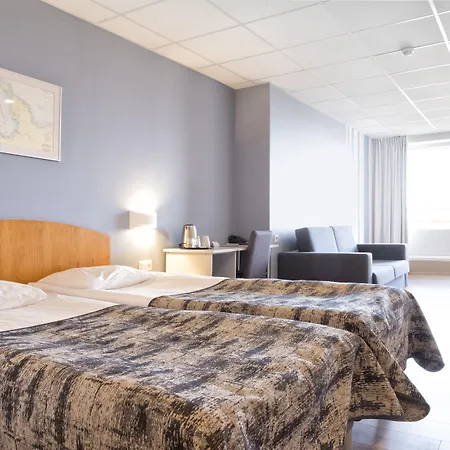 Pirita Marina & فندق Miiduranna