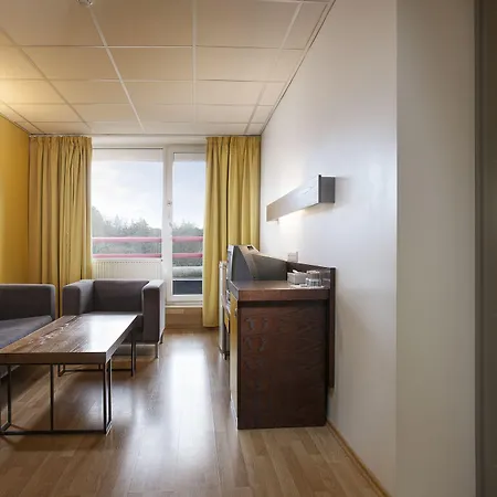 Pirita Marina & فندق Miiduranna