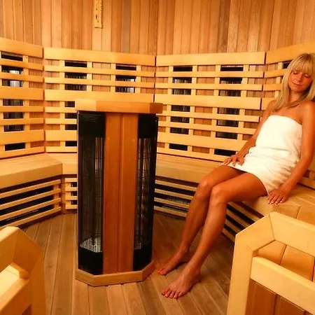 فندق Pirita Marina & 3*