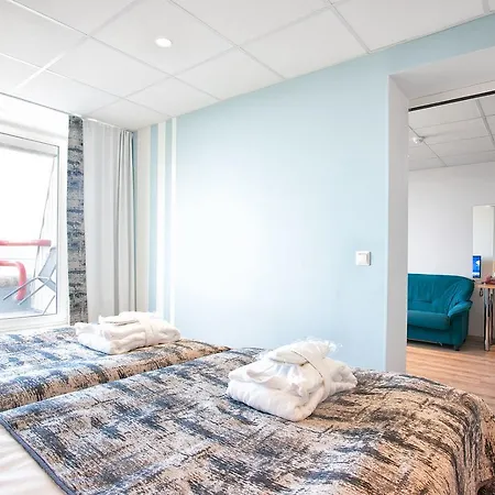 Pirita Marina & فندق Miiduranna