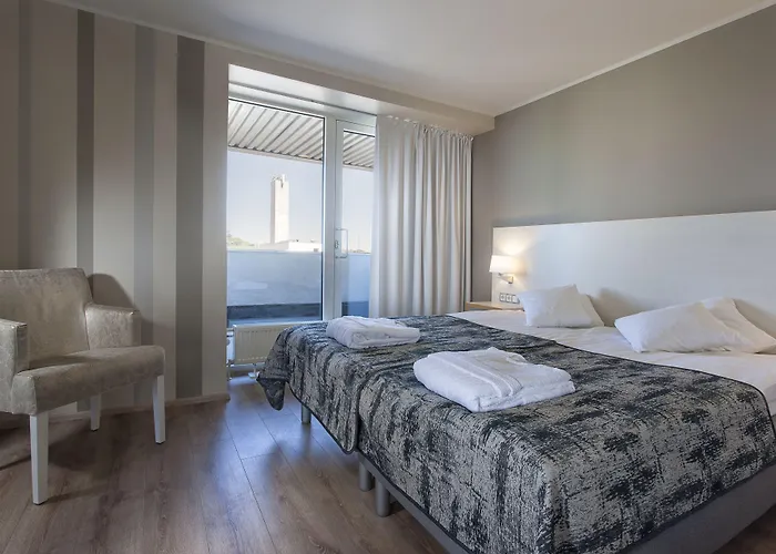 Pirita Marina & Отель