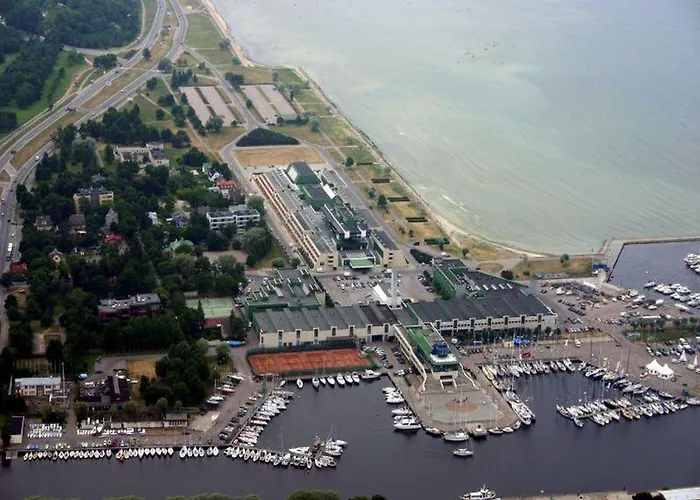 Pirita Marina & 3* Miiduranna